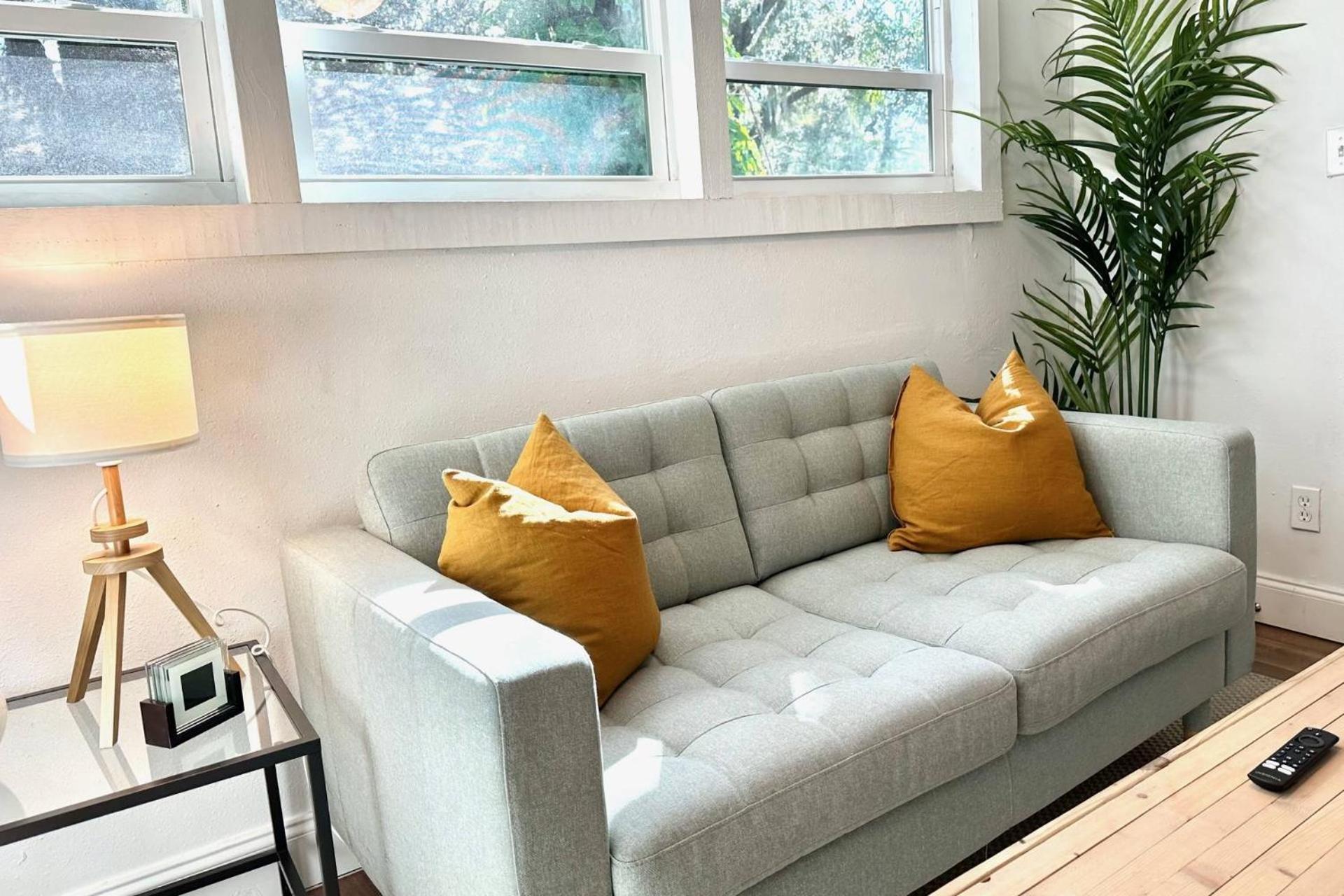 Treehouse Is A Quaint 2 Bedroom In An Up-And-Coming Part Of Town, Pet Friendly With Fenced Yard And Lounge Area That Is Close To Downtown Tampa Exterior foto